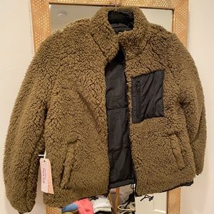 Reversible sherpa jacket from Roolee